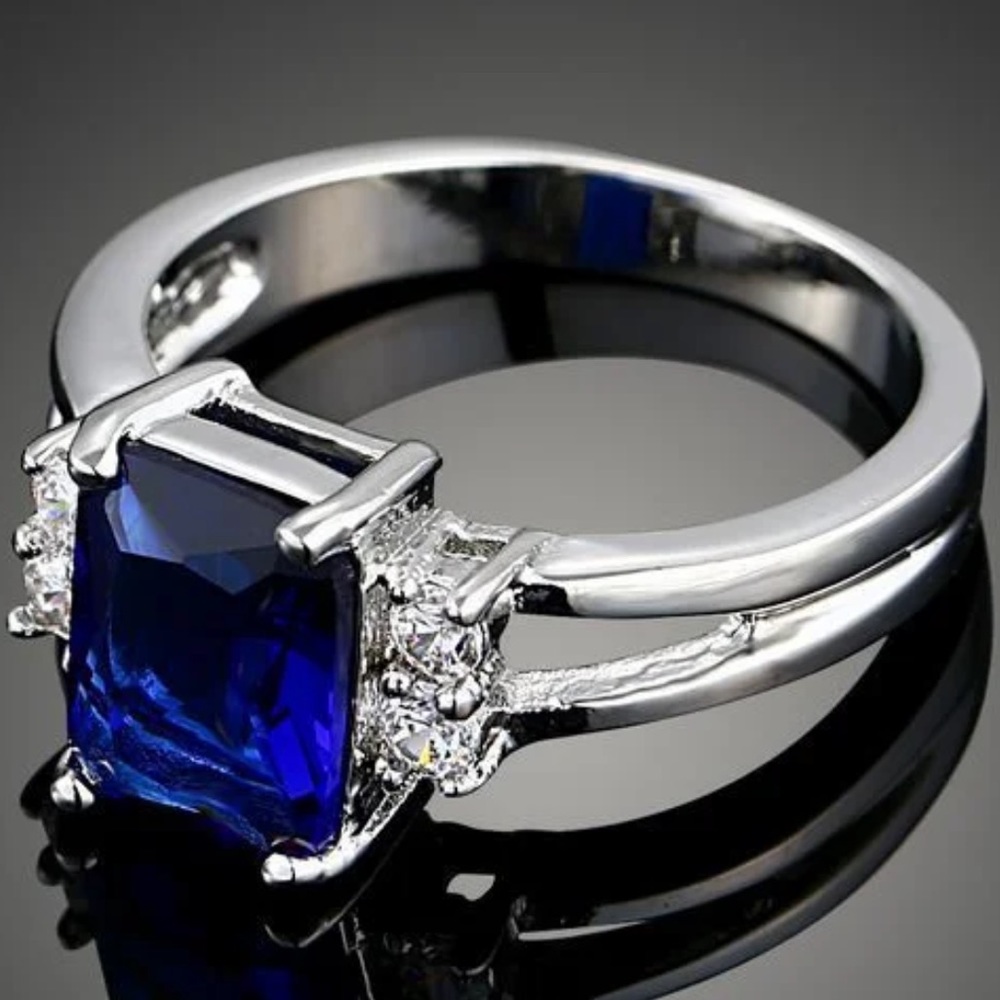 π Gorgeous White Gold filled Blue stone ring - Picture 3 of 4